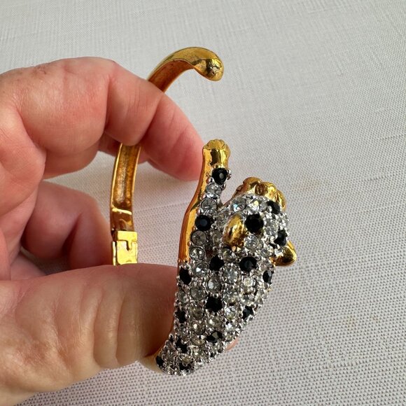Vintage Leopard Head Bracelet, Hinged Gold Tone Bangle, Figural Cat Jewelry, Red - Picture 3 of 12